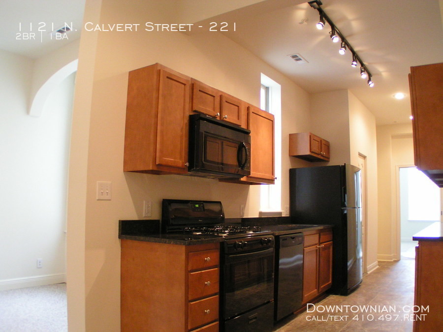 Primary Photo - 1121 N Calvert St