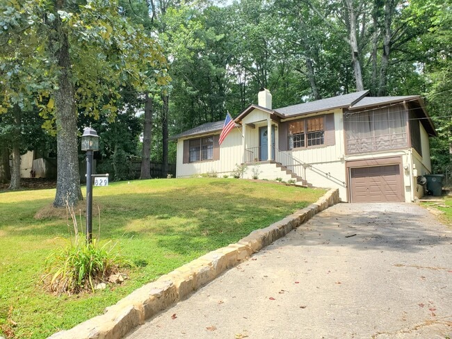 Building Photo - 829 Texas Ave