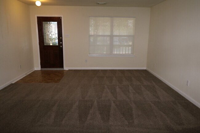 Foto del edificio - 15611 Leeds Ln