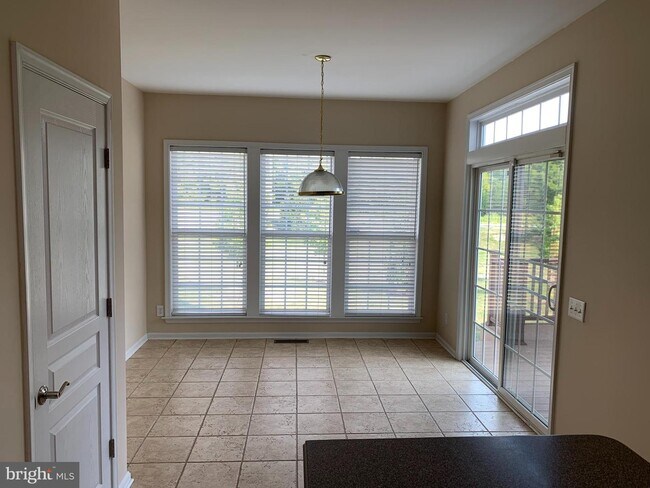 Building Photo - 80 Calder Way