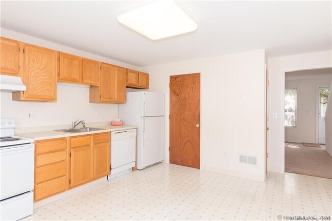 Foto del edificio - 6 Larkspur Ln