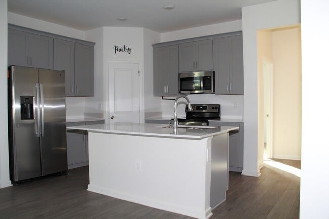 Building Photo - 2509 Relaxing Ln