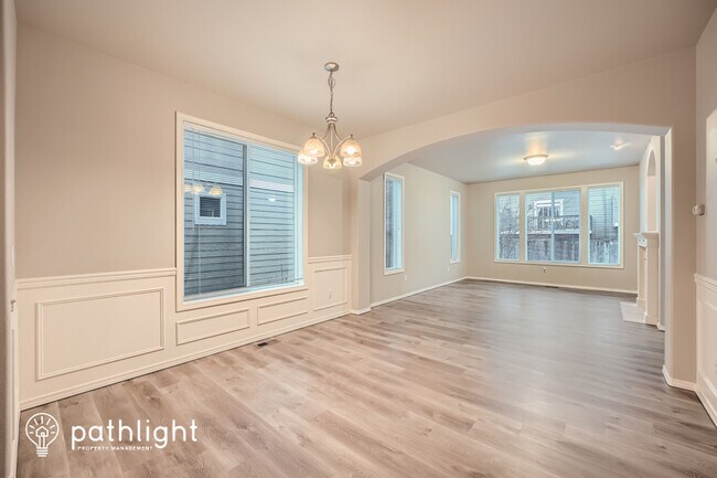 Building Photo - 4328 5th Ave NW