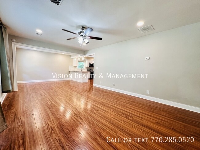 Foto del edificio - Move In Ready! 3BD/2BA Home 1.2 Miles from...