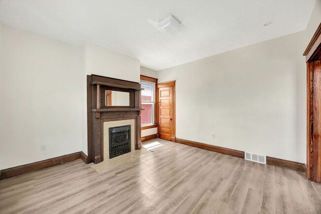 Foto del edificio - 2421 Kenilworth Ave