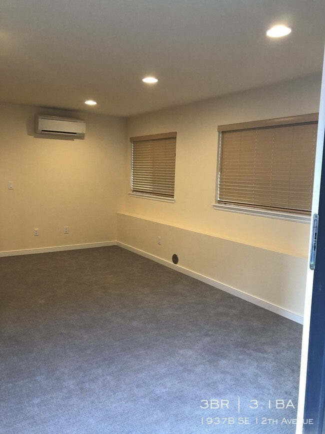 Building Photo - 1937B SE 12th Ave