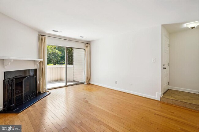 Building Photo - 18210 Chalet Dr