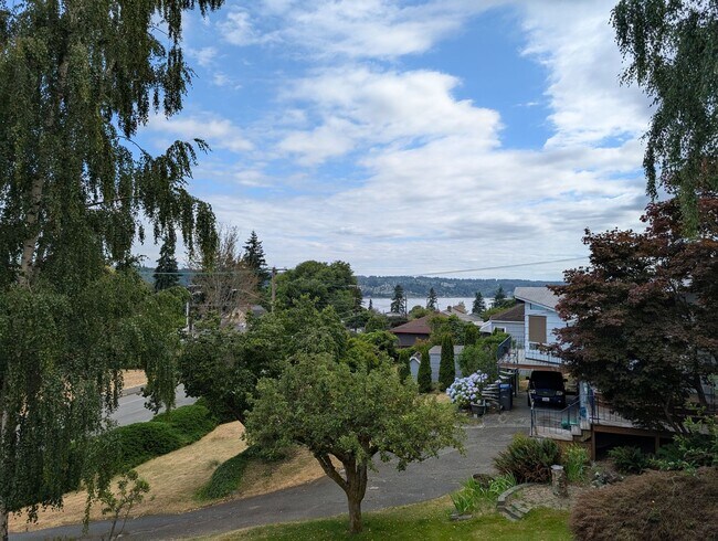 Foto del edificio - Manette View Apartment For Rent! Will Not Last Long! Available Now!