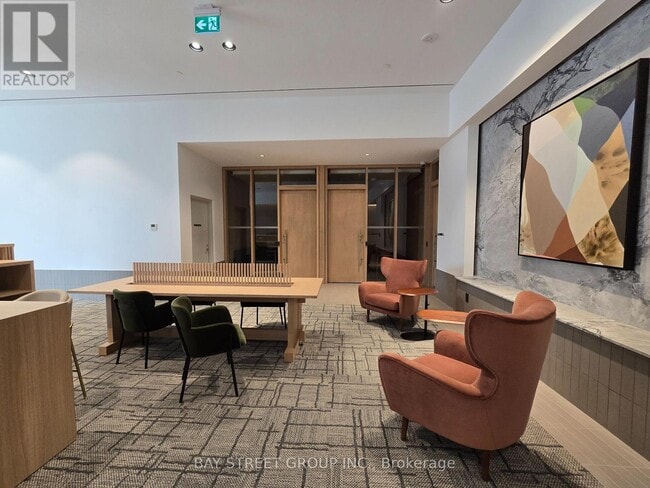 Photo du bâtiment - 395 Square One Dr