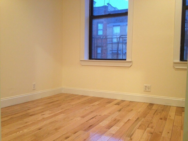 Primary Photo - 266 E 10th St