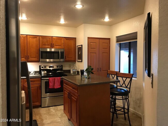 Foto del edificio - 9450 N 94th Pl