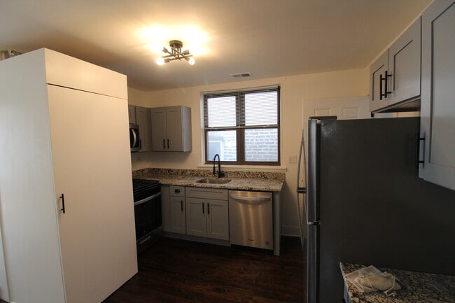Building Photo - 2242 S Spaulding Ave