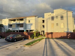 Building Photo - 1725 W 60th St