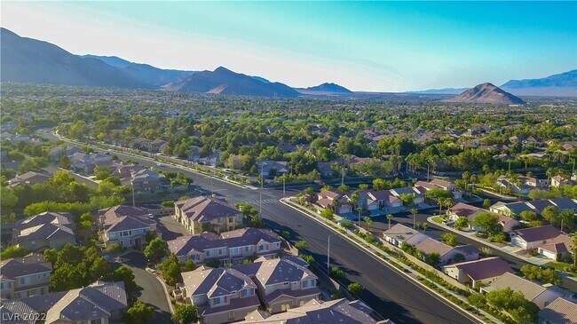 Foto del edificio - 9901 Trailwood Dr