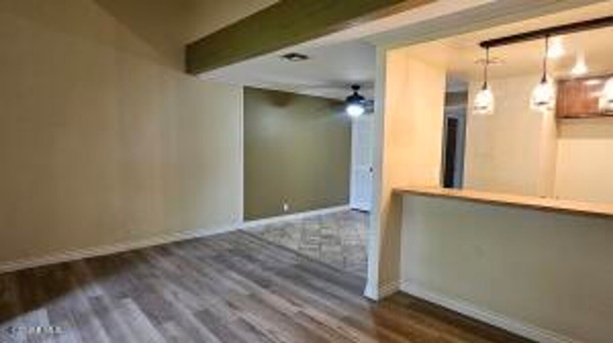 Primary Photo - Centrally Located Simi 2 Bed 2 Bath Condo....