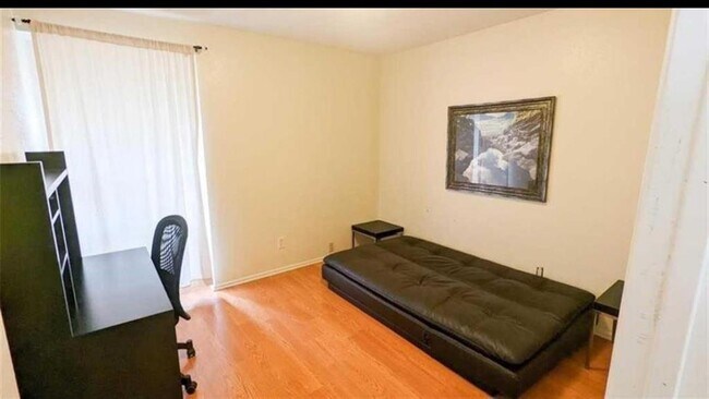 Building Photo - 15534 Zabolio Dr