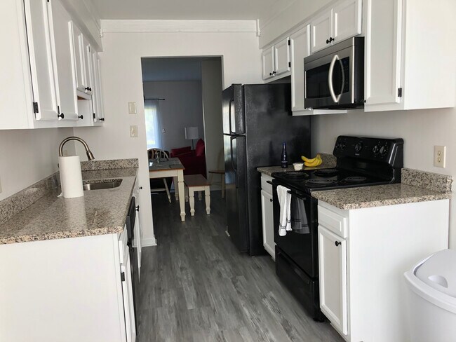 Kitchen - 318 Cobble Creek Curv