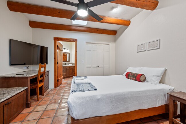 Building Photo - 5600 E Paseo Cimarron