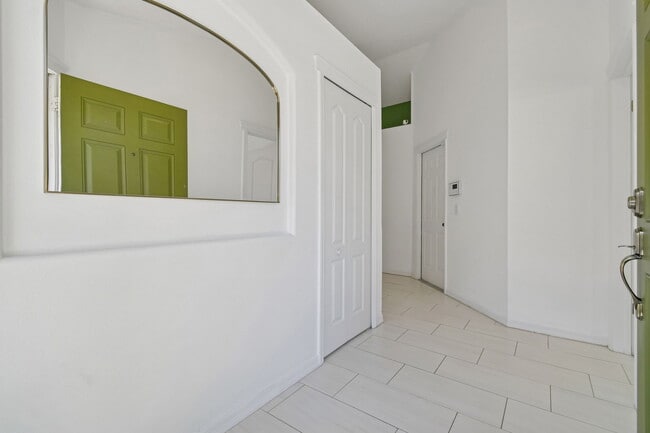 Building Photo - 7527 Oxford Garden Cir