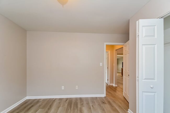 Building Photo - 3709 Blue Blossom Dr