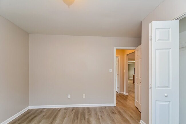 Foto del edificio - 3709 Blue Blossom Dr