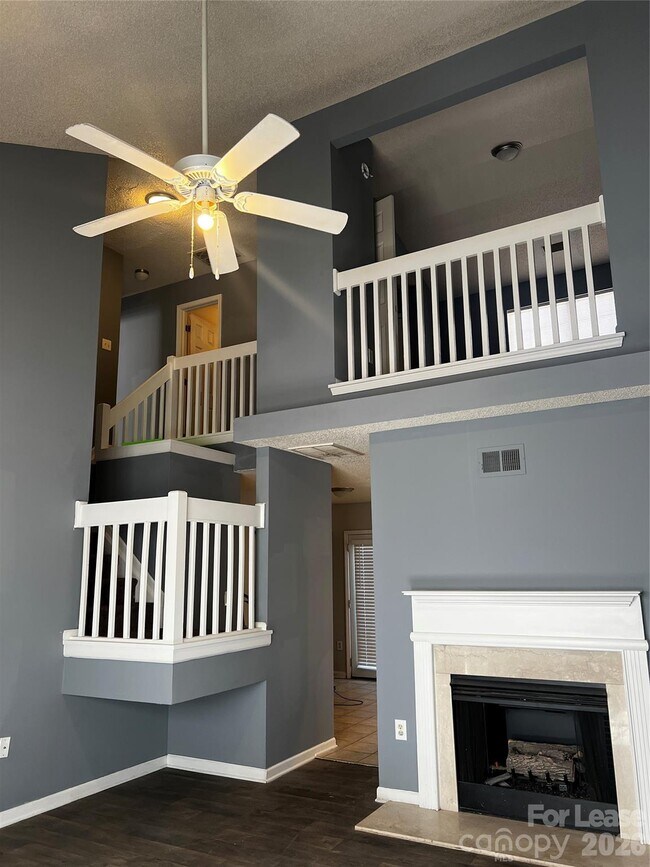 Foto del edificio - 7655 Petrea Ln