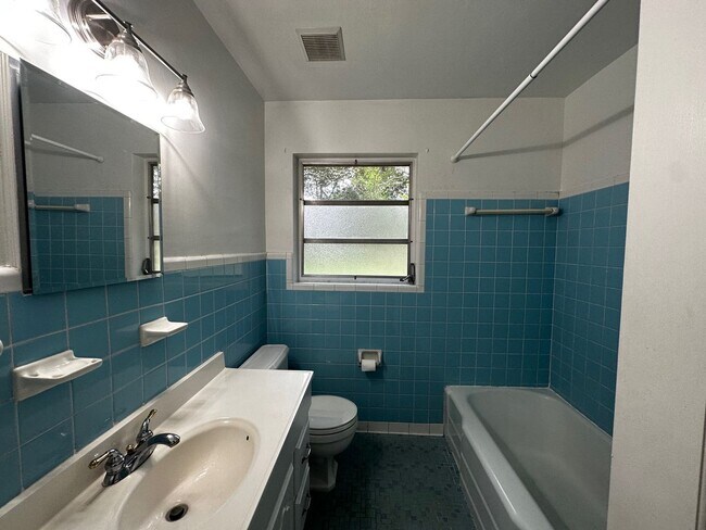 Foto del edificio - 2214 Joyner Dr