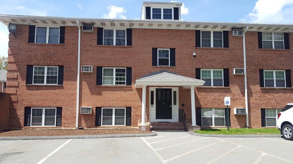 Primary Photo - 32 Leonard Rd