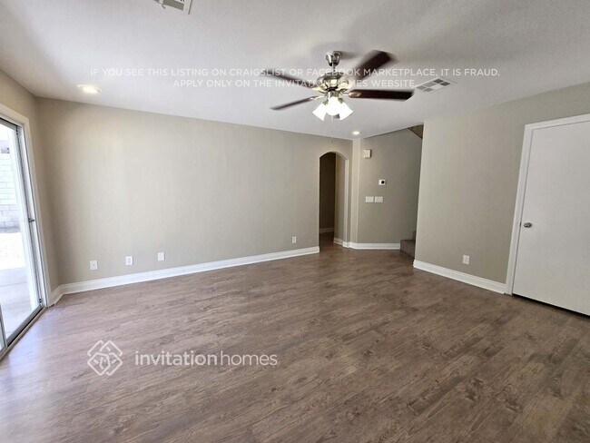 Foto del edificio - 8541 Honey Vine Ave