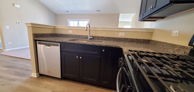 Building Photo - Chestnut - 2Br/2Ba Rental Home - Second Floor