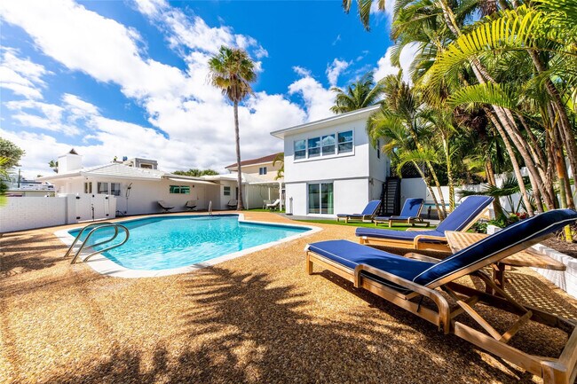 Foto del edificio - 3329 NE 17th St