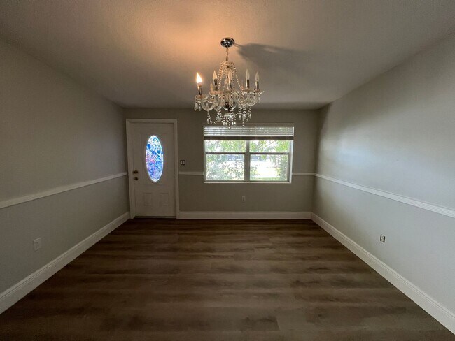 Foto del edificio - 6511 Seminole Dr