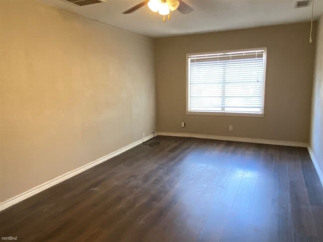 Building Photo - 3 br, 1 bath House - 252 Victory Street