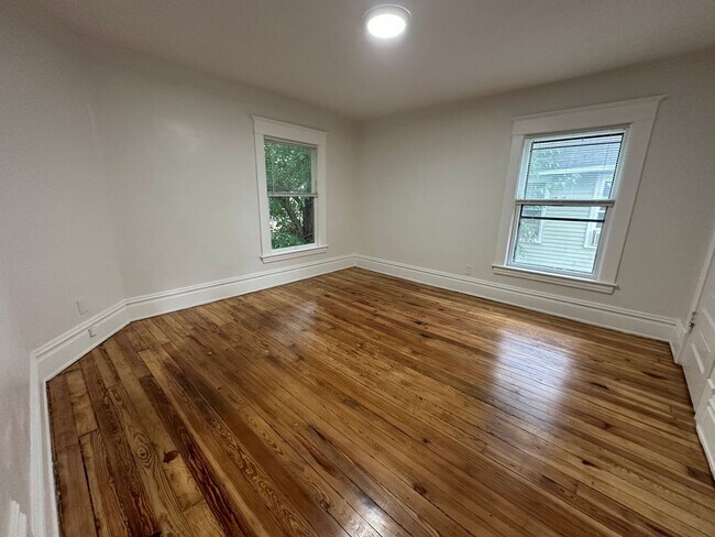 Foto del edificio - 849 Kalamazoo Ave SE
