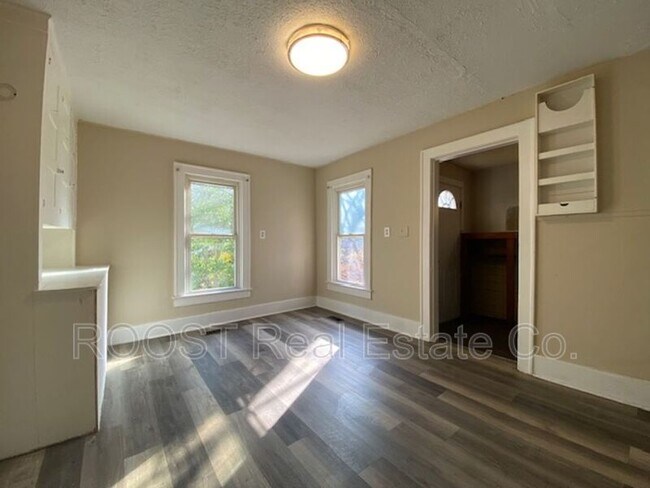 Building Photo - 1725/1727 W High St.