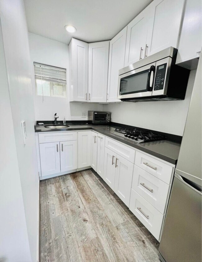 Foto del edificio - 6508 Teesdale Ave