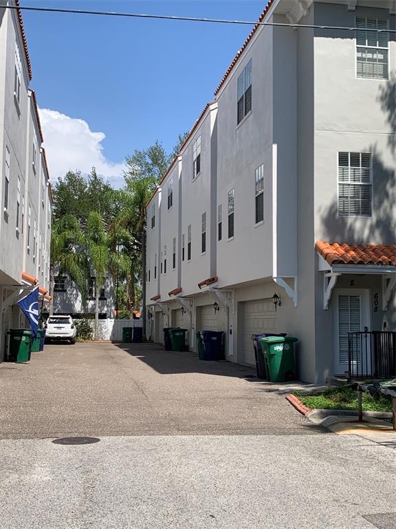 Primary Photo - 608 S Matanzas Ave
