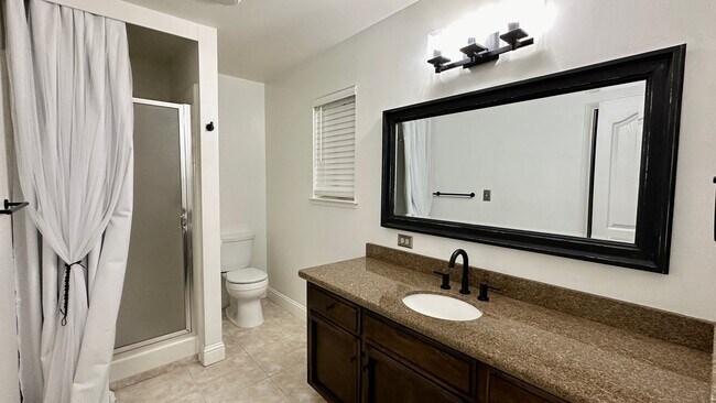 Building Photo - $2,495 Herndon & Willow 4 Bedroom - N. Win...
