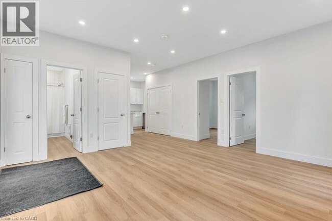 Building Photo - 67 Kimberly Crescent