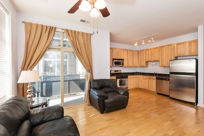 Foto del edificio - 2933 N Clybourn Ave