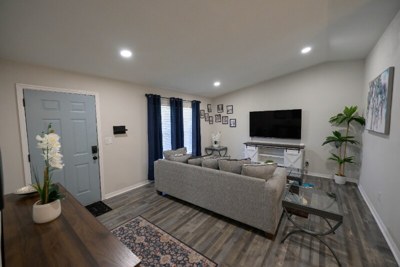 Foto principal - 1917 Wolford Rd