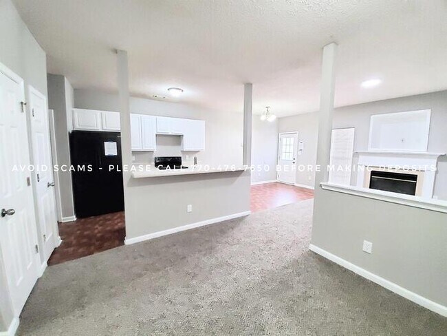 Foto del edificio - Large All Electric 3 BR, 2.5 Ba TH w/ Gara...