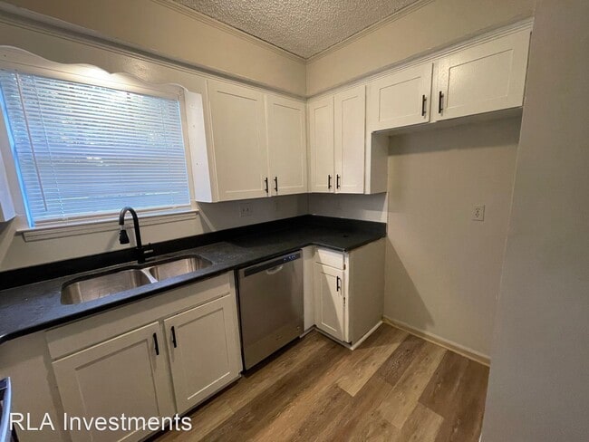 Building Photo - 3 br, 2 bath House - 9218 Labette Drive