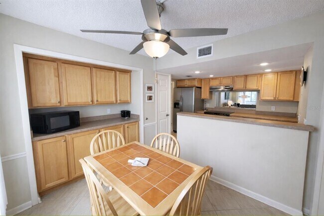 Foto del edificio - 2617 Cove Cay Dr