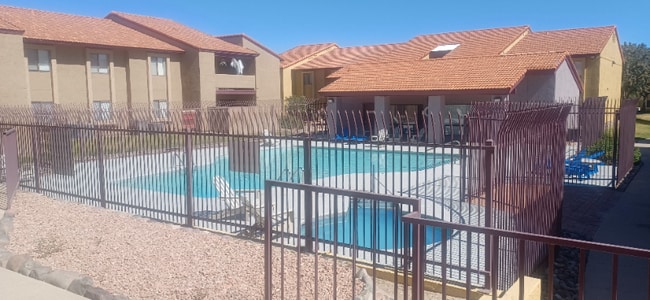 Building Photo - 2160 N Pantano Rd