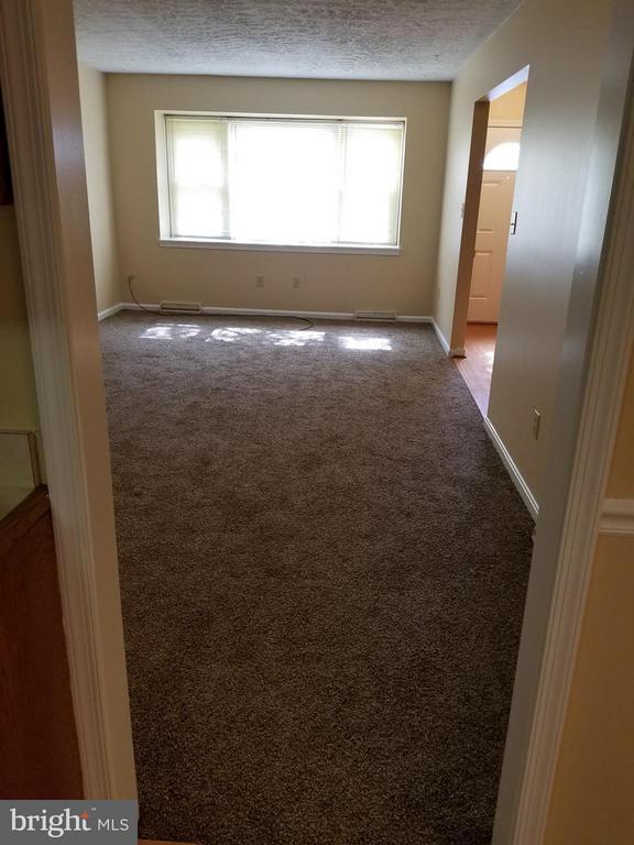 Primary Photo - 22418 Greenview Ct