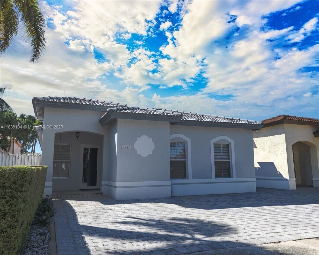 Primary Photo - 8078 NW 200th St