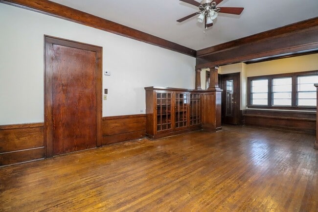 Foto del edificio - 1111 E Walnut St