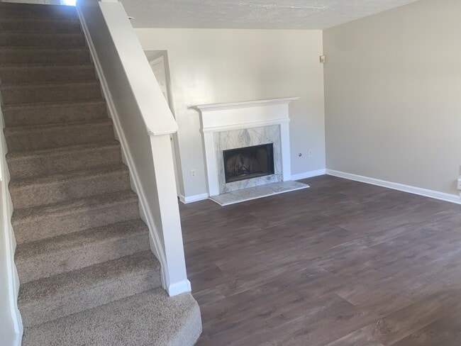 Photo - 2347 Wellington Cir Townhome