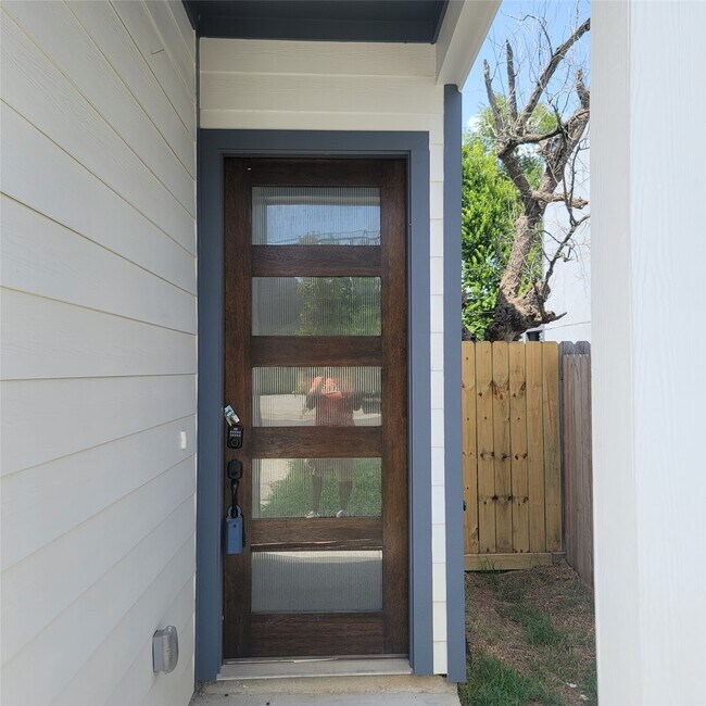Building Photo - 4207 Stassen St